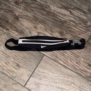 NIKE Slim Running Waist Pack